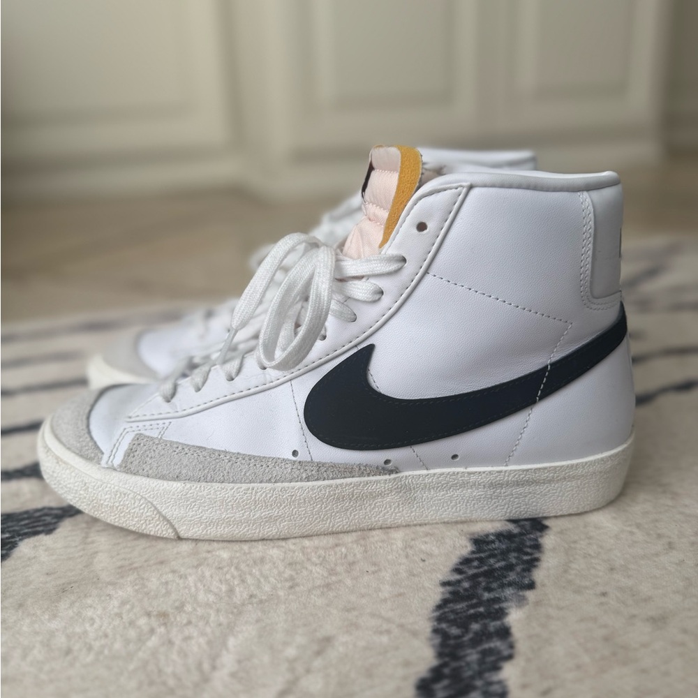 Nike Men's Blazer Mid '77 Vintage Shoes